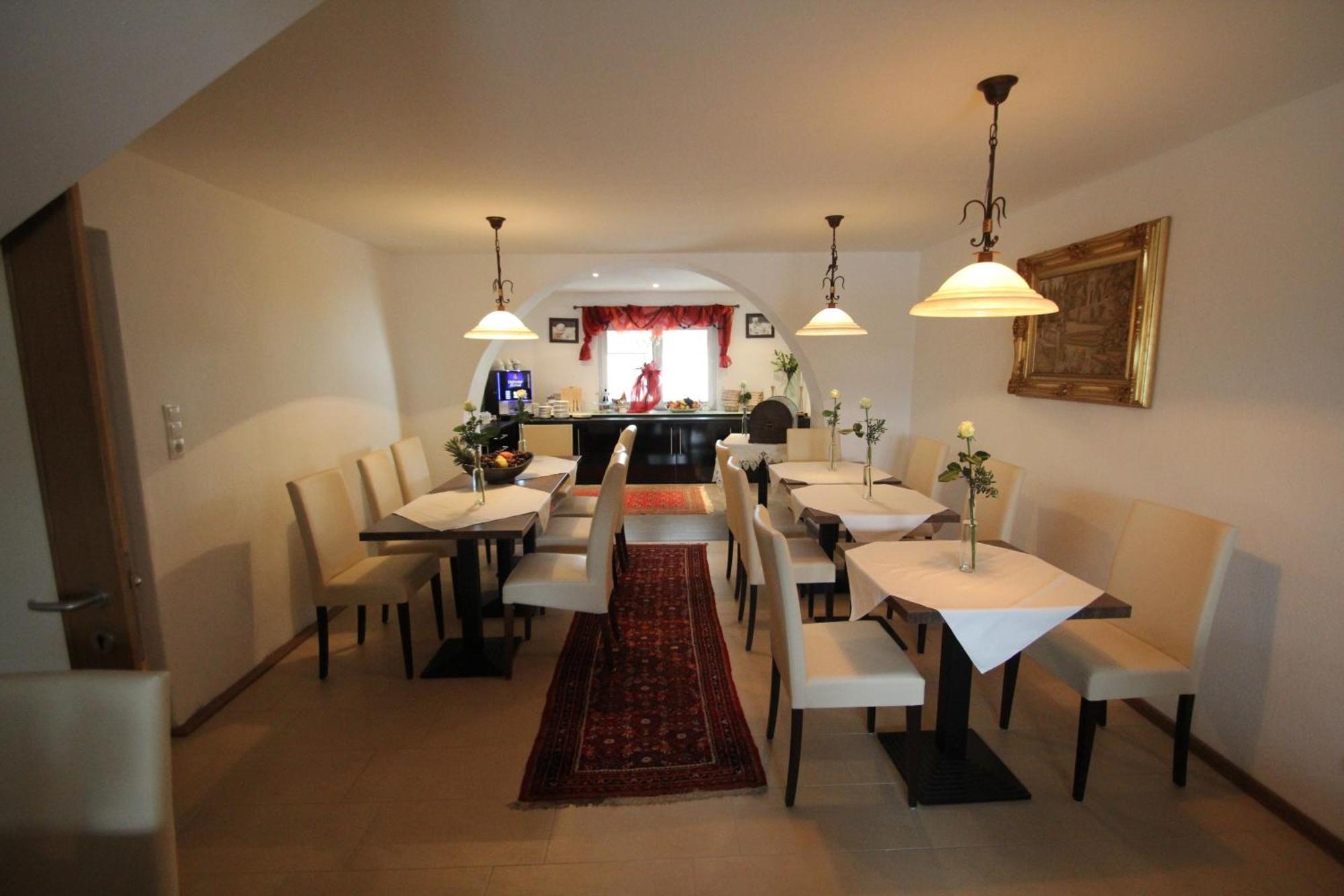Cafe-Pension Margret Цирль Экстерьер фото