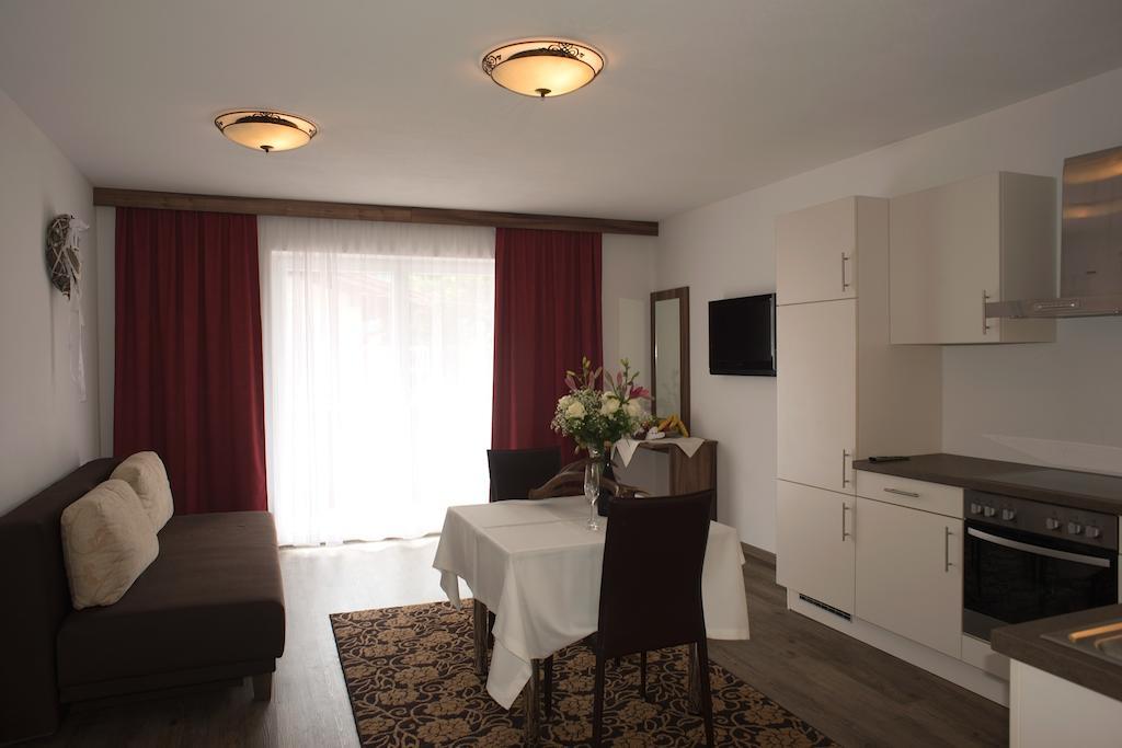Cafe-Pension Margret Цирль Экстерьер фото